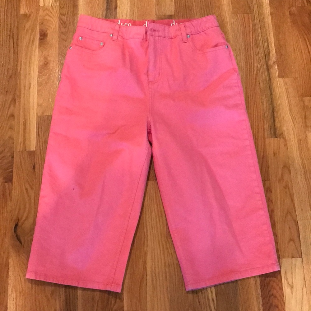 Like new coral capris